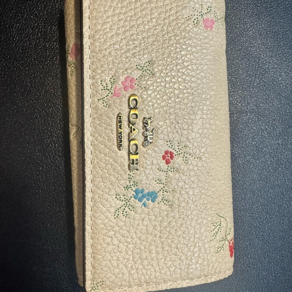 Coach key case- GREAT CONDITION! See pics for condition.